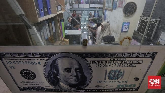 Rupiah Loyo ke Rp15.967 Pagi Ini