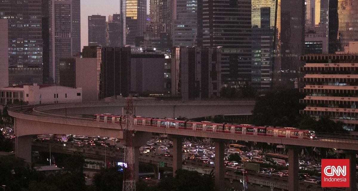 LRT Perpanjang Jam Operasional Hingga Pukul 01.33 di Malam Tahun Baru