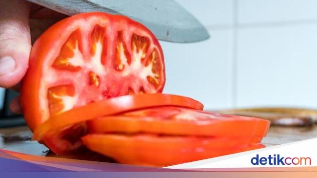 7 Fakta Tomat yang Keliru, Tergolong Sayuran dan Disimpan di Kulkas