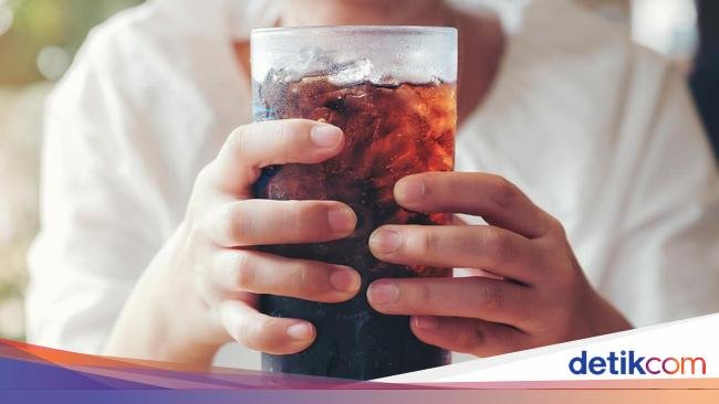 Waspadai Konsumsi 7 Minuman Enak yang Membahayakan Lambung