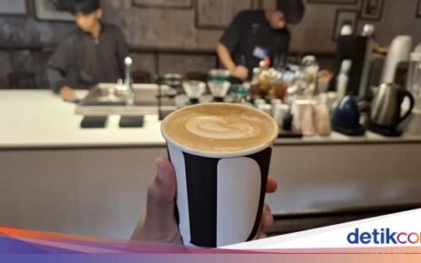 Di Balik Pintu Kecil Kafe Ini Ada Racikan Beragam Kopi Enak