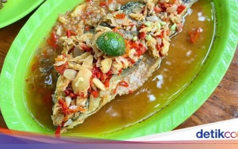 10 Rumah Makan Betawi Ini Punya Gabus Pucung dan Pecak Enak
