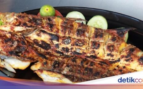 5 Tips Bakar Ikan dari Penjual Seafood Agar Tak Mudah Hancur