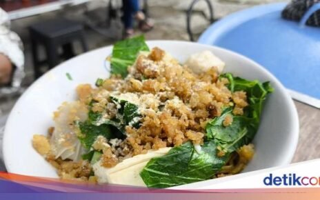 Uniknya Mi Yamin Kipas di Cirebon, Masih Dimasak Pakai Arang