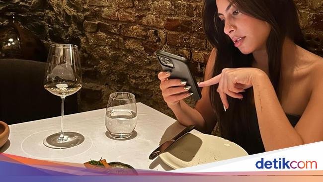 Serunya Momen Valerie Thomas Kulineran di Bali hingga Turki