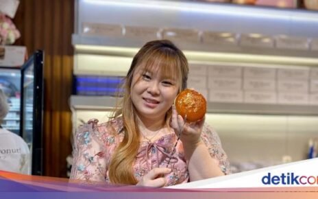 Kresss! Donat Kaca Buatan Food Vlogger yang Lembut dan Krispi