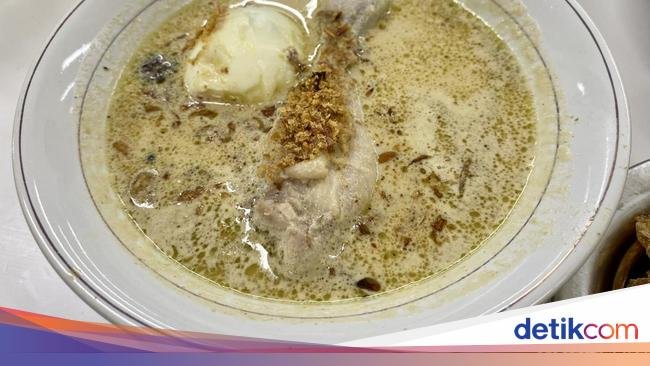 Hangat Gurih Opor Kuah Susu Ayam Asap dan Daging Sapi
