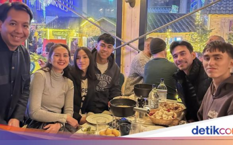 Potret Keluarga Donna-Darius Rayakan Natal dan Kulineran di Eropa