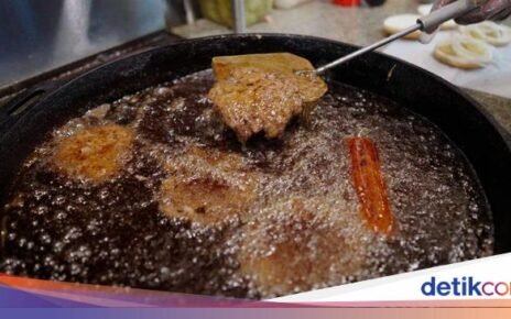 Penjual Nasi Lemak Necis hingga Resto Burger Tak Ganti Minyak 100 Tahun