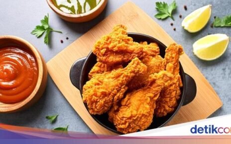 Mau Bikin Fried Chicken yang Kulitnya Renyah Garing? Pakai Tepung Ini