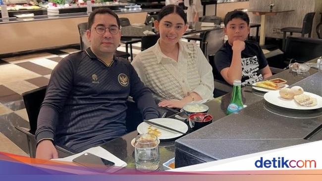 Momen Seru Thalita Latief Kulineran Bersama Keluarga dan Pacar
