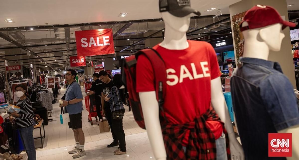 Ladies Merapat, Baju hingga Celana Diskon di Transmart Full Day Sale