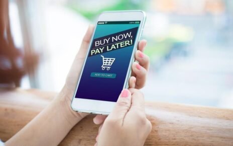 Alasan OJK Perketat Gaji Pengguna Paylater Minimal Rp3 Juta