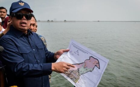 Tak Hanya SHGB, Nusron Cabut 17 SHM di Pagar Laut Tangerang
