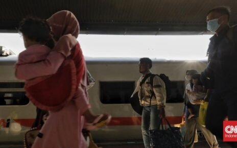 10 Perjalanan KA Dibatalkan Akibat Banjir di Jalur Kereta Api Grobogan