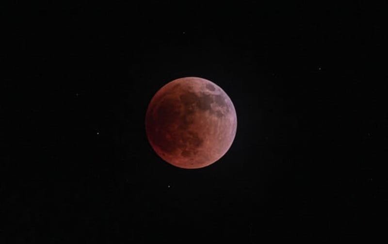 Fenomena Langka: Bulan Purnama Serigala Menutupi Mars dalam Peristiwa Okultasi