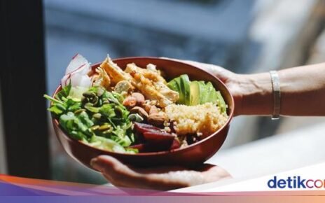 Ada Ulat di Makanan, Pengunjung Ini Pilih Langsung Bicara ke Pelayan daripada Memviralkan