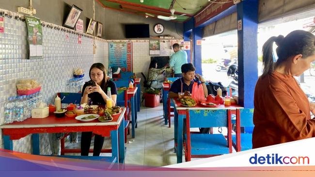 Lezatnya Coto Makassar Syamsul Daeng Ngawing yang Legendaris