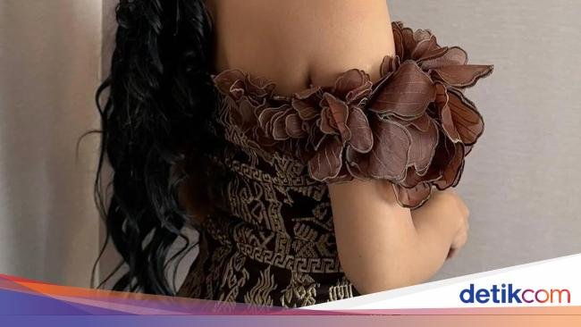 Denada Hobi Kulineran, Ngopi Cantik hingga Makan Nasi Padang