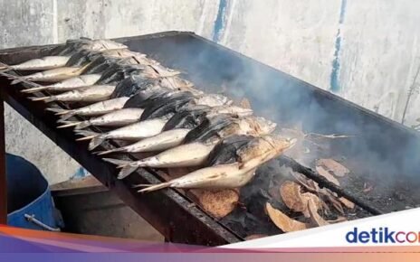 Ikan Layang hingga Tenggiri Asap Jadi Incaran di Pantai Alam Indah Tegal