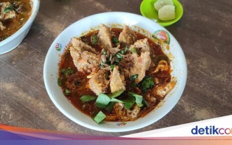 Slurpp! Bakso Aci Jando hingga Urat Nampol di Bakso Laksana Garut