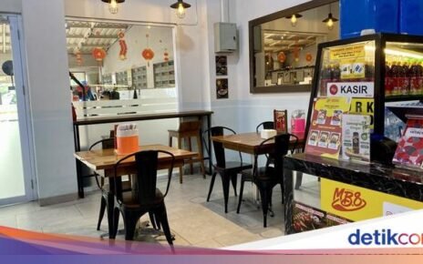 Gurih Berempah! Nasi Campur Makassar dengan Lauk Toppa Lada