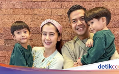 Potret Romantis Ardina Rasti Kulineran Enak Bareng Suami