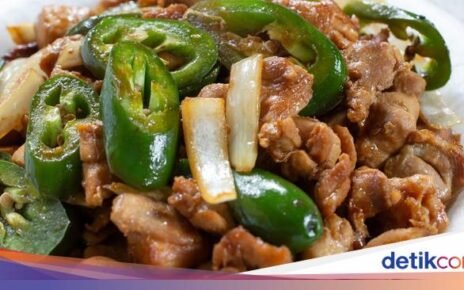 Resep Tumis Ayam Cabe Hijau yang Pedas Gurih dan Praktis Dibuat