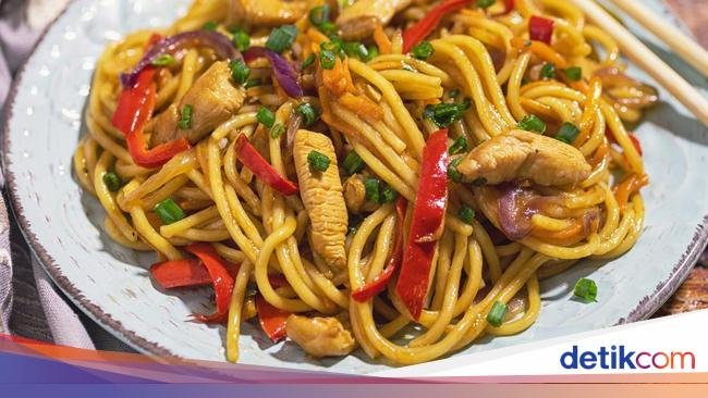Resep Bakmi Goreng Ayam Bumbu Klasik yang Bikin Ketagihan