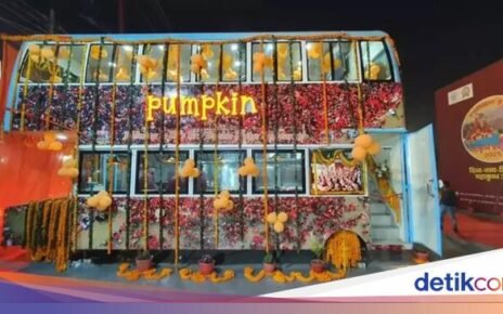 Keren! Bus Tingkat di India Ini Disulap Jadi Restoran