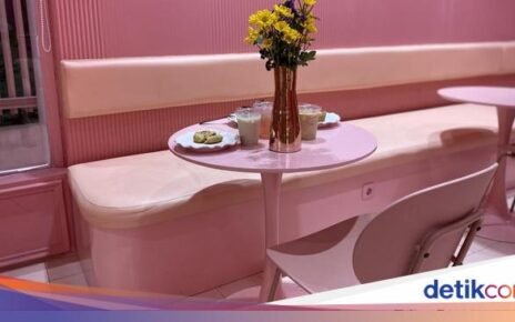 Cewek Kue Wajib Mampir! Kafe Serba Pink Ini Punya Dessert Cantik