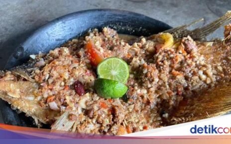 Viral di Bekasi, Warung Betawi Punya Pecak Ikan hingga Gabus Pucung Enak