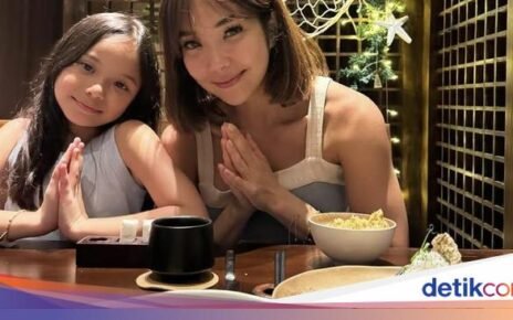 Serunya Gisella Anastasia Sarapan di Singapura hingga Makan Malam di Bali