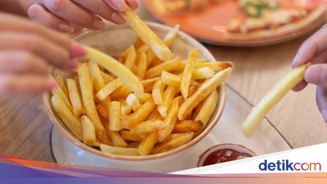 Ini Waktu Tepat Menggarami Kentang Goreng agar Gurih Maksimal