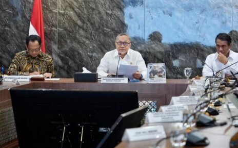 Zulhas Ajak Kementerian Hingga Kepala Daerah Jaga Harga Gabah Rp6.500