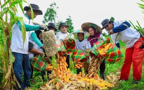 BRI Menanam - Grow & Green Jaga Kelestarian dan Dongkrak Ekonomi Warga