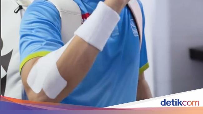 Dikta Wicaksono Doyan Makan Tiram hingga Makan Lesehan