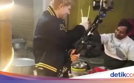Ed Sheeran Kulineran di India, Cicip Yogurt Dingin yang Unik