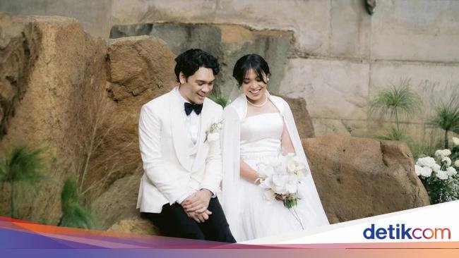 Gregoria Mariska Ajak Mikha Angelo Makan Bareng Teman-teman Atlet