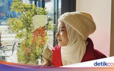 Inara Rusli Rayakan Ulang Tahun ke-32, Dapat Banyak Kue dan Hadiah