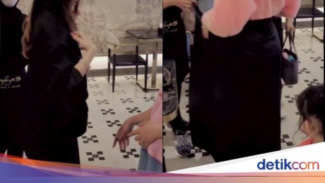 Kafe Ini Tidah Izinkan Pengunjung yang Berpakaian Terbuka