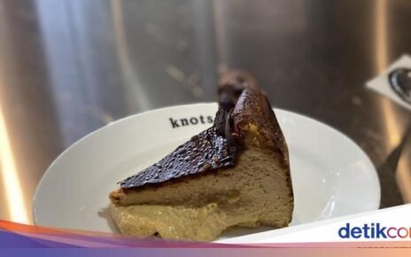 Super Lembut! Basque Cheesecake dan Mocha Mousse di Bakery Baru