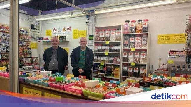 Mantan Supir Taksi Ini Sukses Buka Toko Permen