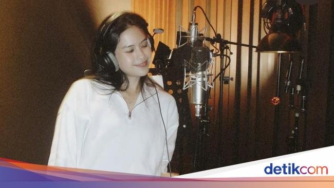 Maudy Ayunda Hobi Minum Matcha hingga Kulineran di Luar Negeri
