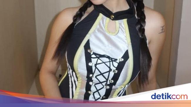 Serunya NIKI Makan Ayam Goreng hingga BBQ Korea Bareng Sahabat