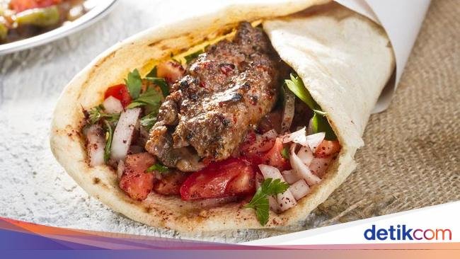 Sering Dianggap Sama, Kebab dan Shawarma Punya 5 Perbedaan Ini