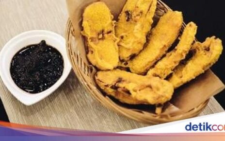 Gemas! Tingkah Bocah Berdoa usai Salat Minta Pisang Goreng dan Cokelat