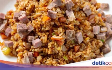 3 Resep Nasi Goreng Daging Asap yang Gurihnya Mantap dan Lezat