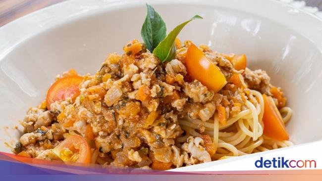Resep Spaghetti Tumis Ayam Pedas yang Mulur Asam dan Pedas