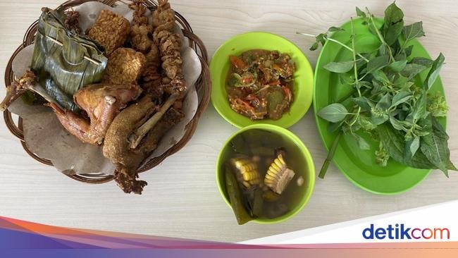 5 Ayam Goreng Sambal Rampai yang Nagih Pedasnya Ada di Sini